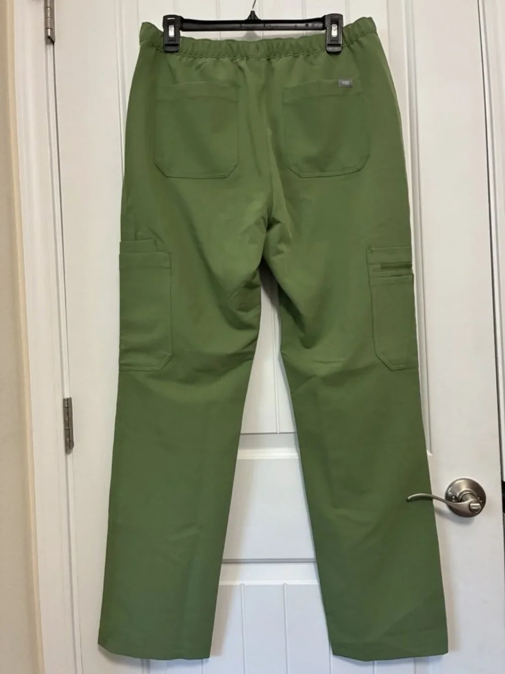 Figs Axim Cargo Scrub Pants In Olive Size MT 32” x 33”
